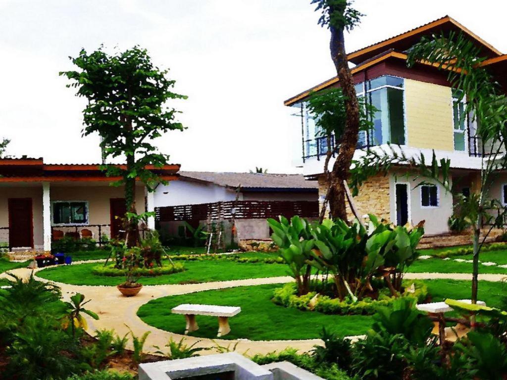 The Park Nangrong Resort Exterior photo