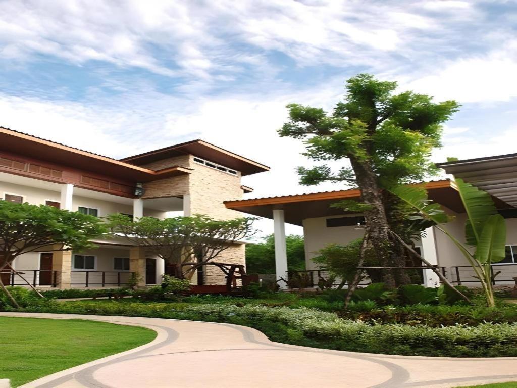The Park Nangrong Resort Exterior photo