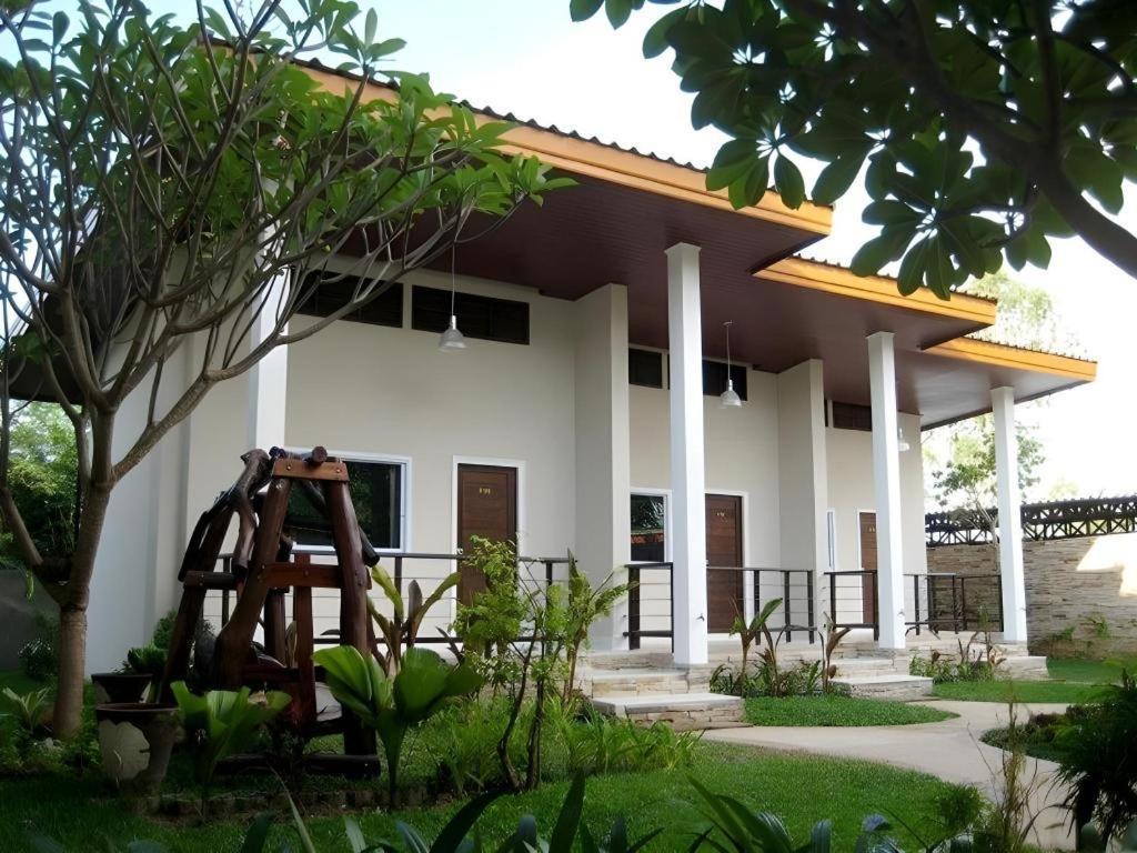 The Park Nangrong Resort Exterior photo